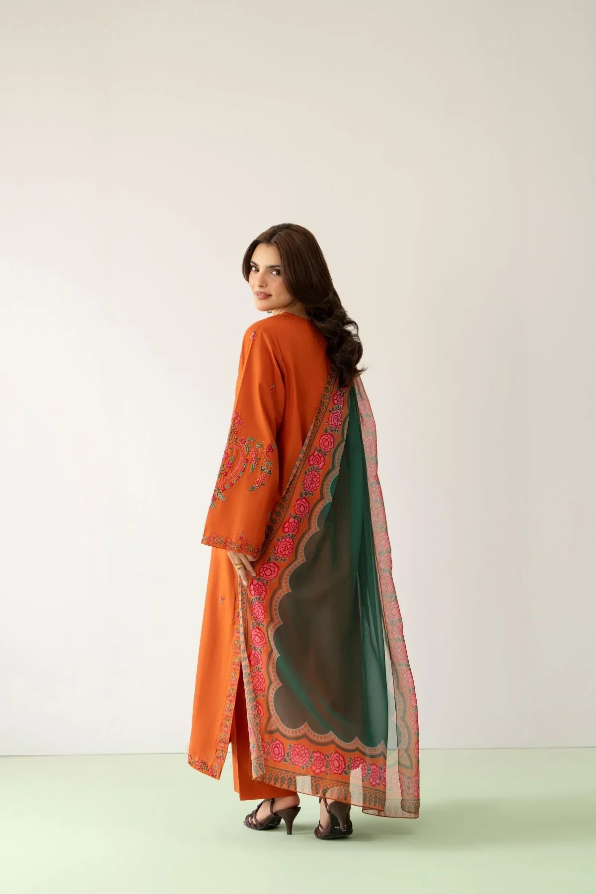 GRACE EMBROIDERED 3PC.