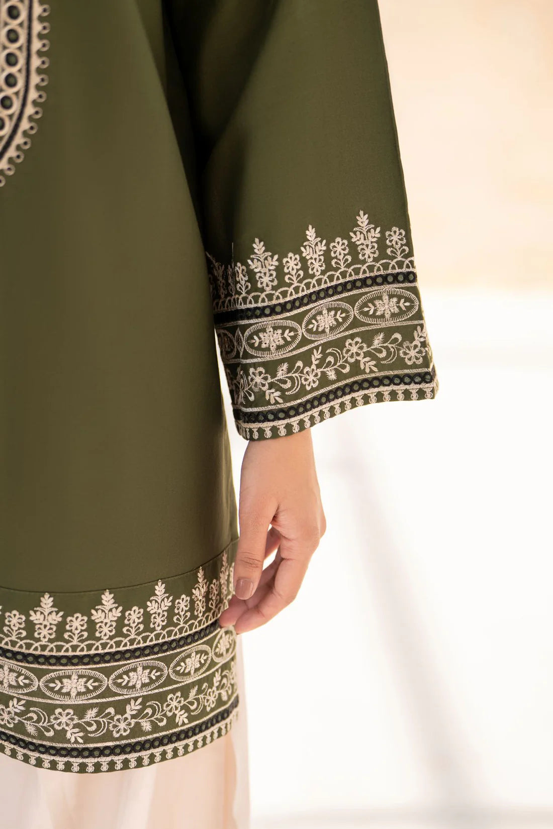 Hoorain 3PC – Olive Green Embroidered Cotton Suit with Dupatta