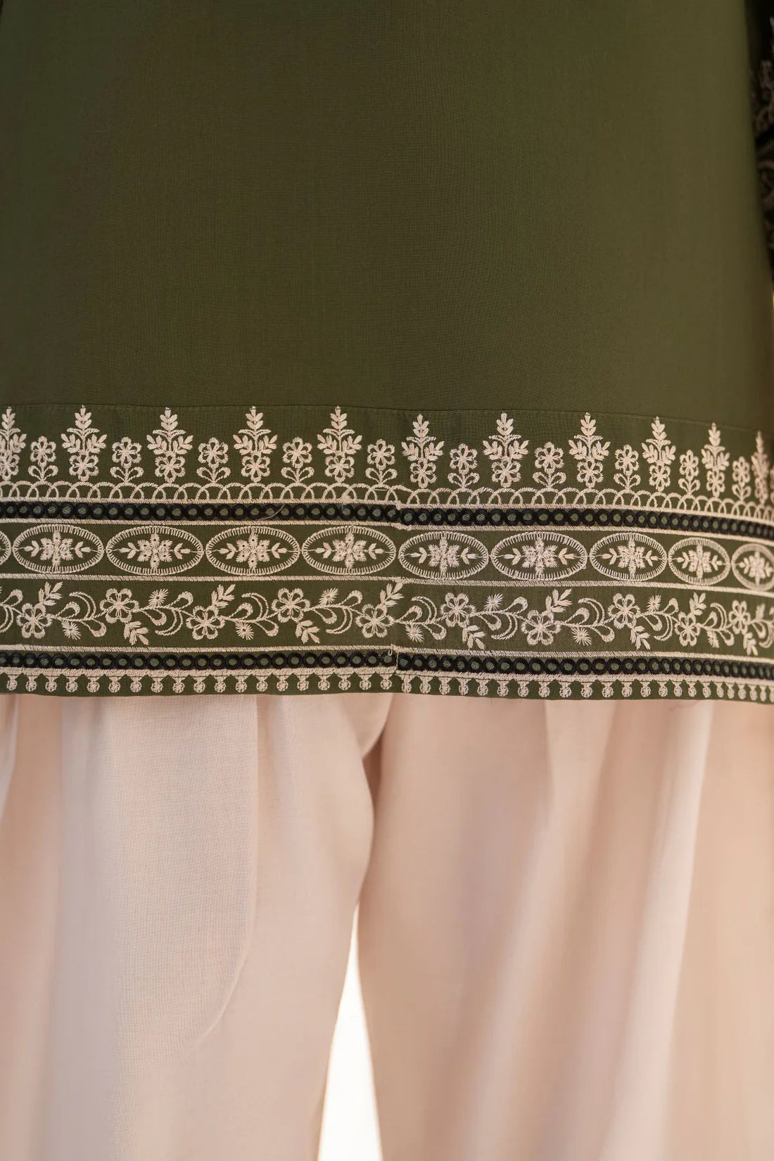 Hoorain 3PC – Olive Green Embroidered Cotton Suit with Dupatta