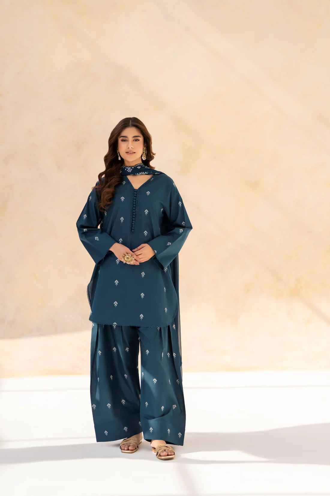 Zarqash Noir – 3PC Embroidered Cotton Suit