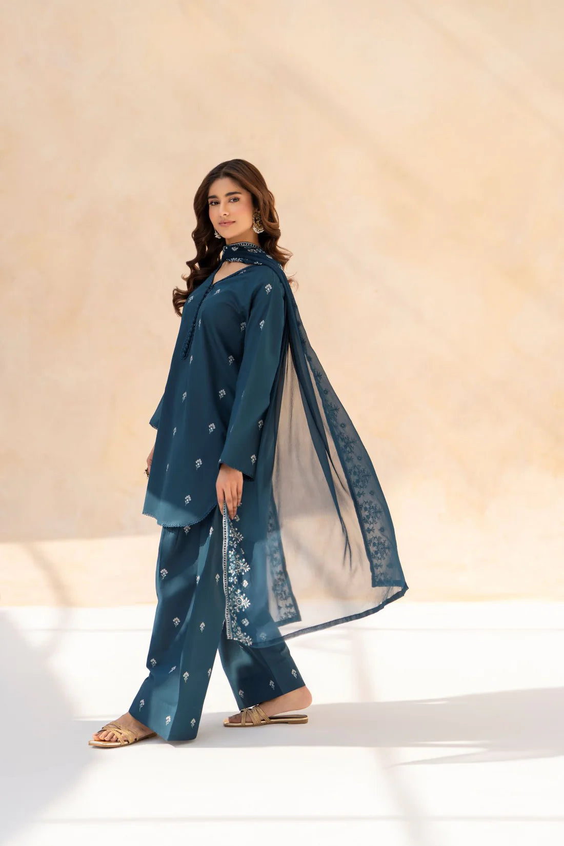 Zarqash Noir – 3PC Embroidered Cotton Suit