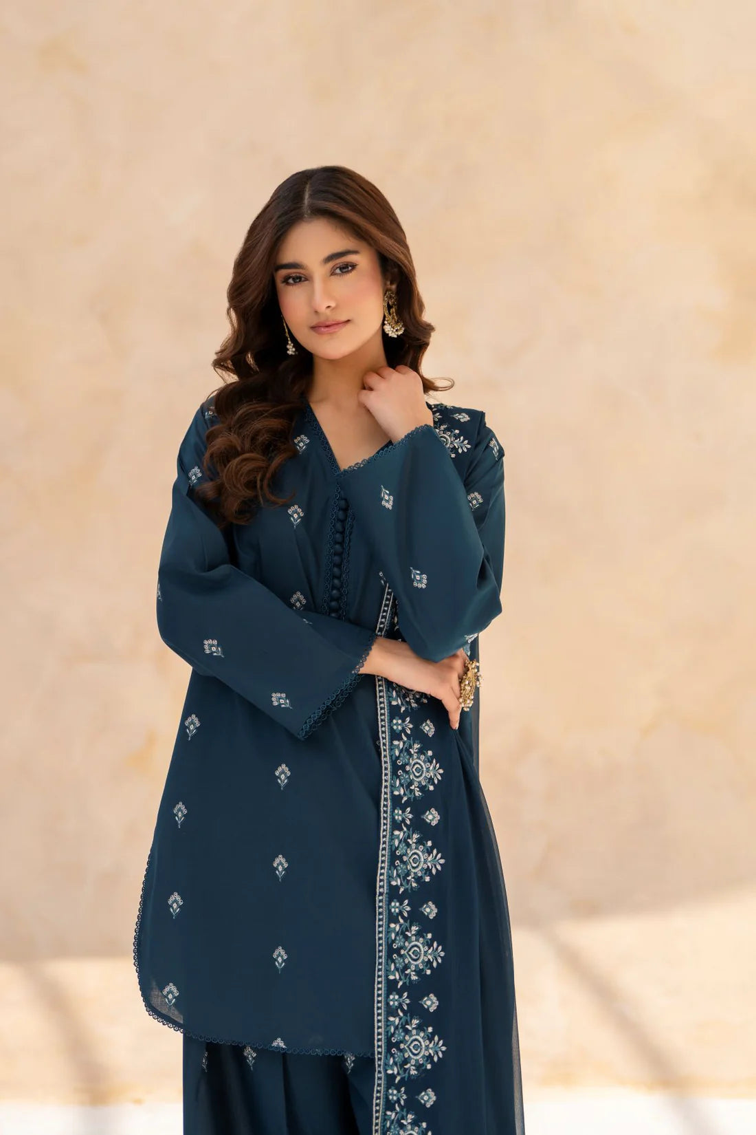 Zarqash Noir – 3PC Embroidered Cotton Suit